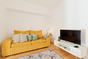 Bright 2 Bedroom Apartment with parking in Lisbon